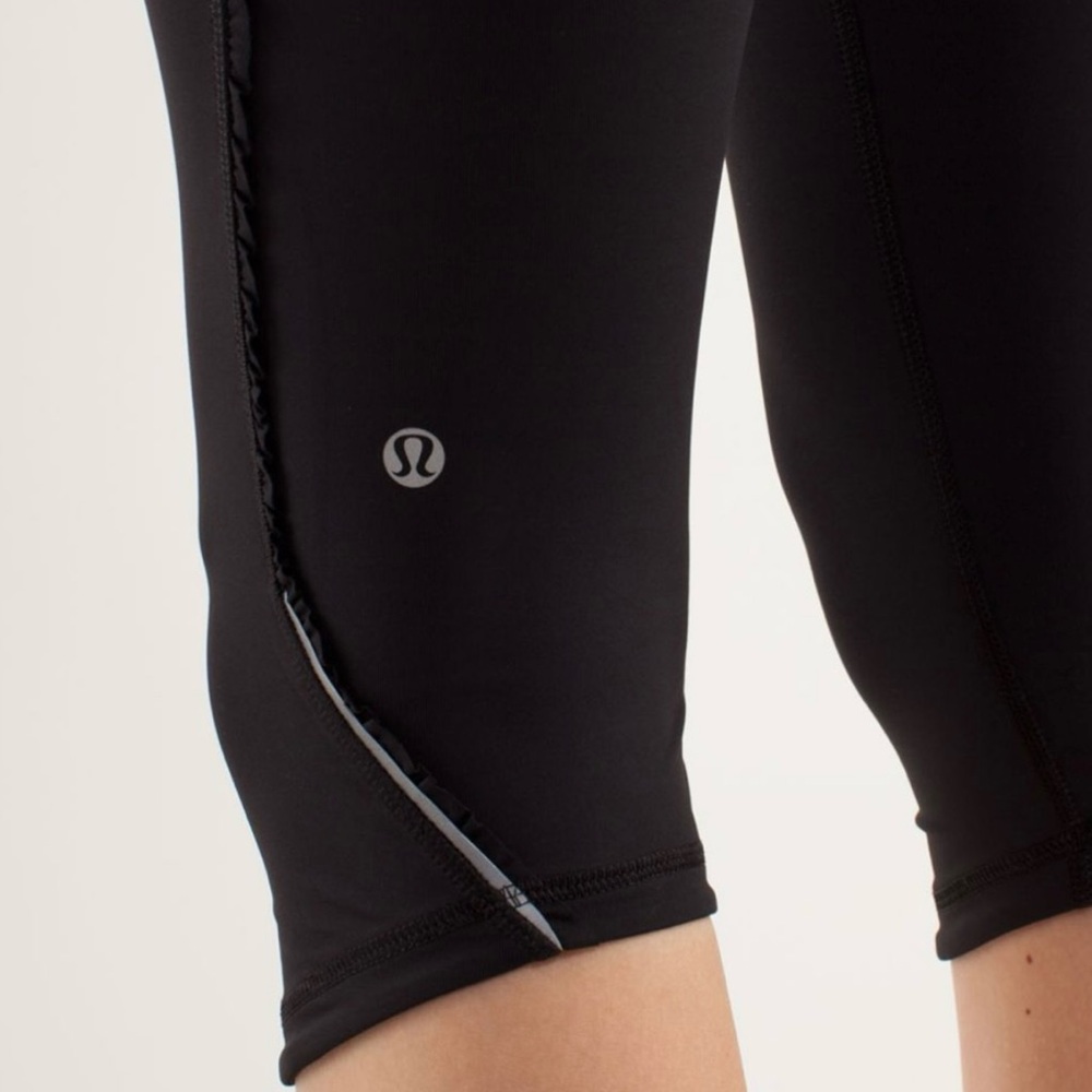 Ruffle Trim Lululemon Run Fast & Free Crop Leggings, Black, Pockets